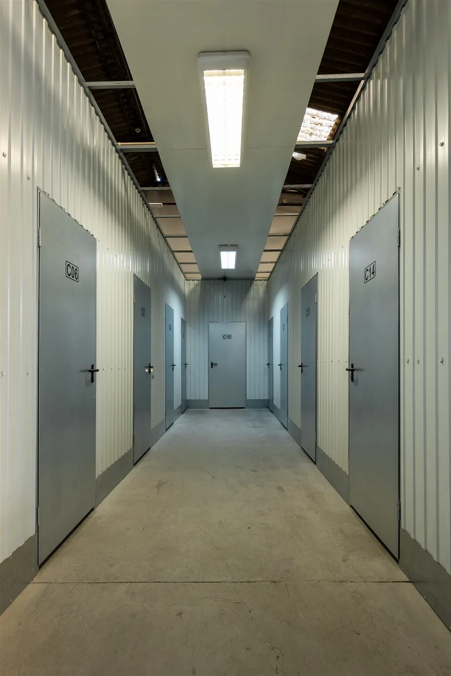 Armazém próprio da Moovax com unidades individuais seguras